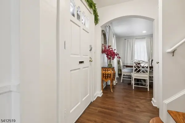 19 Linwood Ave, Midland Park Boro, NJ 07432