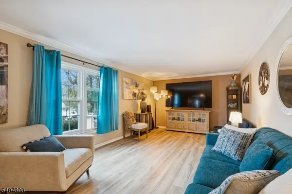 29 Woodside Dr, Rockaway Twp., NJ 07866