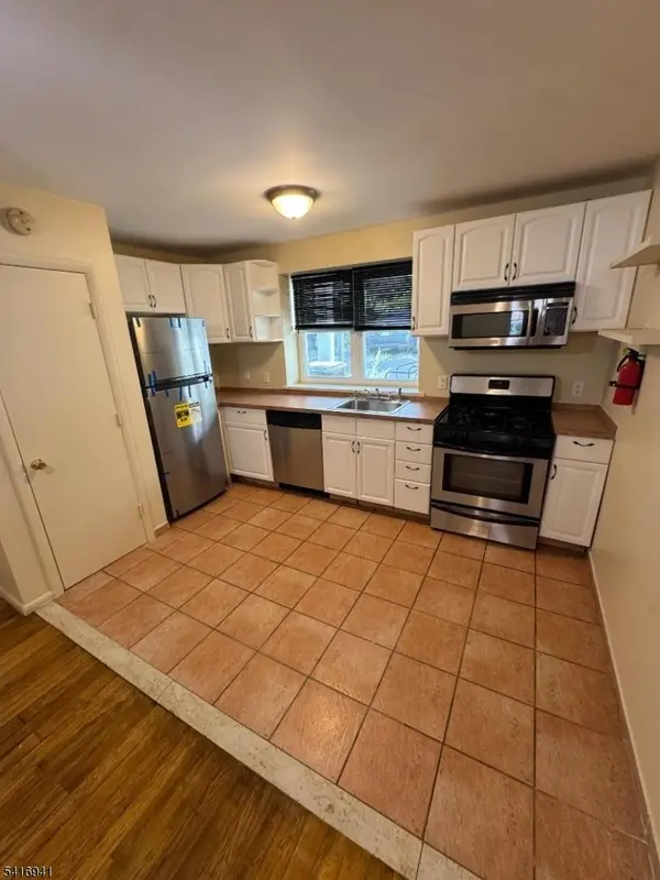 349 Gorge Rd #1, Cliffside Park Boro, NJ 07010