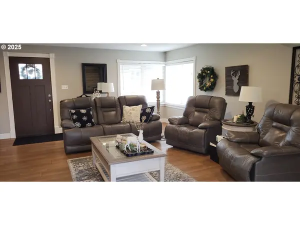 Milton Freewater, OR 97862,113 SE 3RD AVE