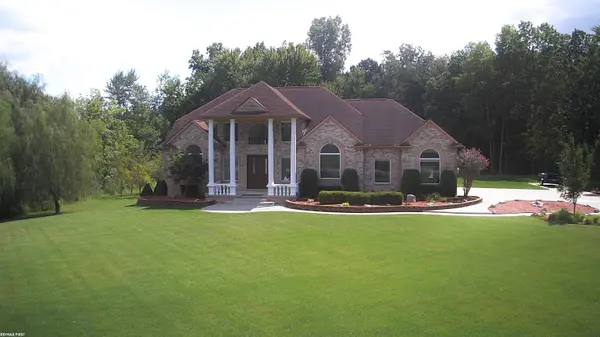 400 E Romeo RD, Oakland Twp, MI 48363