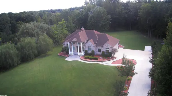 400 E Romeo RD, Oakland Twp, MI 48363