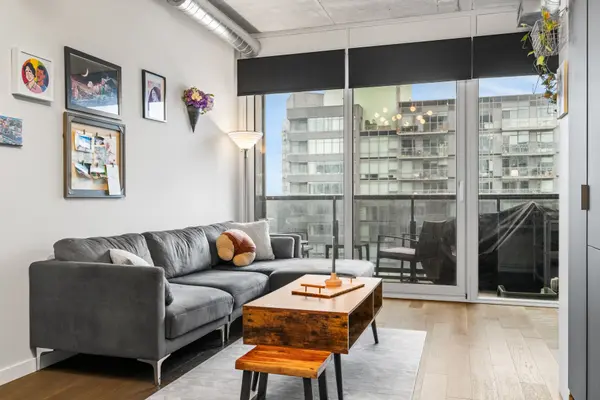 170 Bayview AVE #802, Toronto C08, ON M5A 0M4