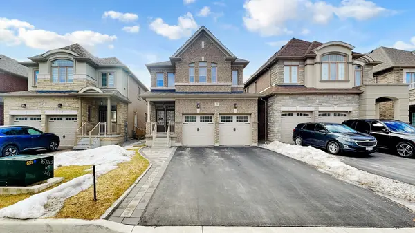 21 Ouellette DR, Whitby, ON L1P 0E3