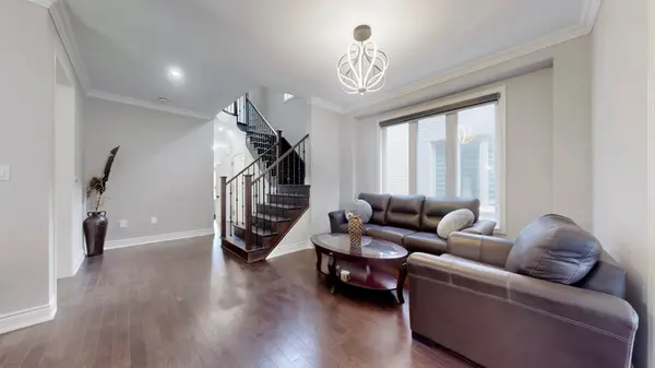 21 Ouellette DR, Whitby, ON L1P 0E3