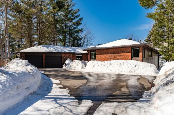 16 Highland DR, Oro-medonte, ON L0L 2L0