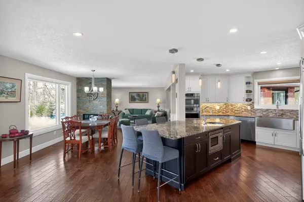 16 Highland DR, Oro-medonte, ON L0L 2L0