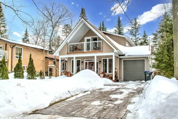 47 Balsam ST, Tiny, ON L0L 1P0