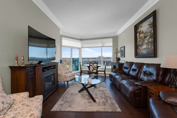 37 Ellen ST #PH09, Barrie, ON L4N 6G2