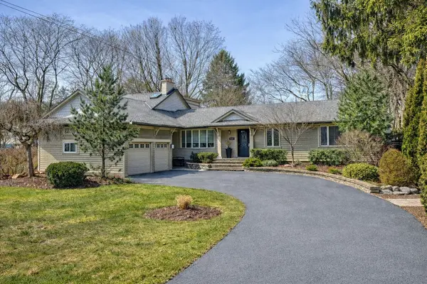 4391 Lakeshore RD, Burlington, ON L7L 1B3