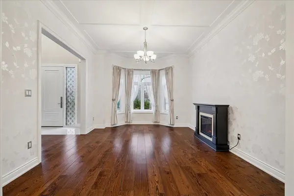 1379 Rebecca ST, Oakville, ON L6L 1Z3