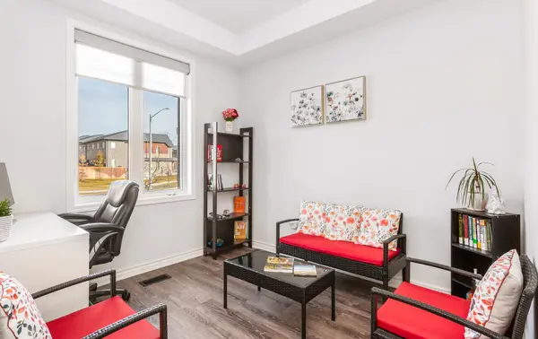 301 Equestrian WAY, Cambridge, ON N3E 0C7