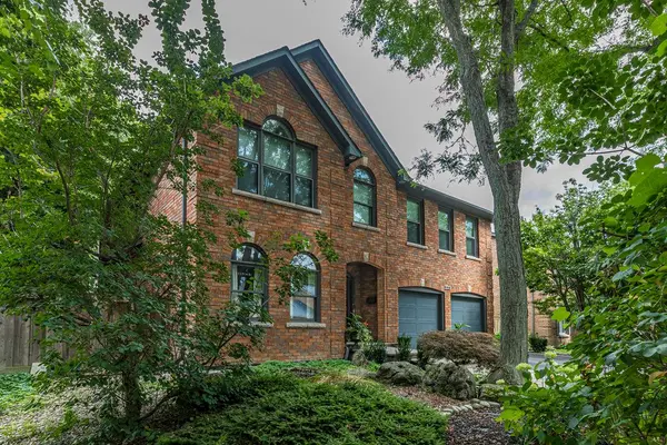 223 Briar Hill CRES, Hamilton, ON L9G 3M9