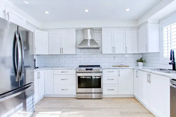 32 Hudson DR, Haldimand, ON N0A 1E0