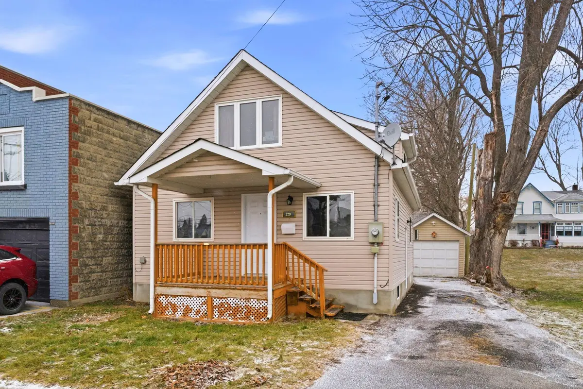 229 Fourth ST W, Cornwall, ON K6J 2R9