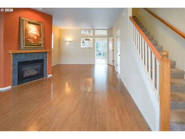 9348 SW SUTTON PL, Tigard, OR 97223