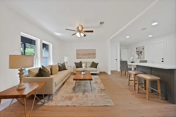 552 Norwood Drive, Hurst, TX 76053