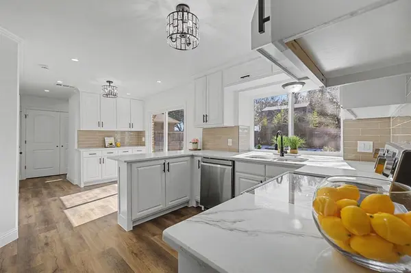 5956 Hilltop Drive,  Watauga,  TX 76148