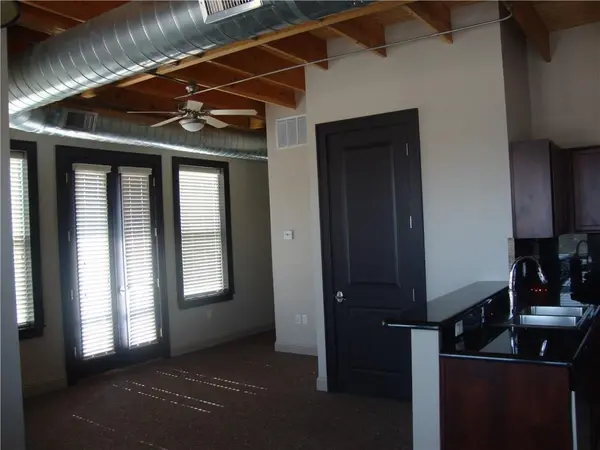 928 lipscomb Street #200, Fort Worth, TX 76104