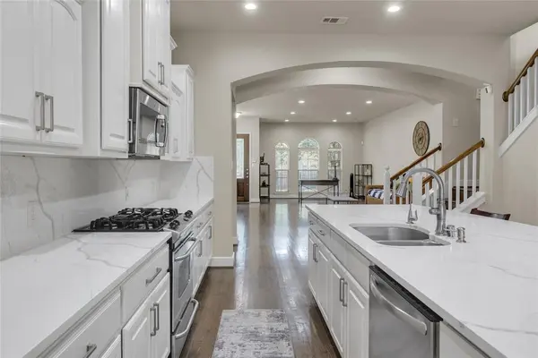 2407 Knight Street, Dallas, TX 75219