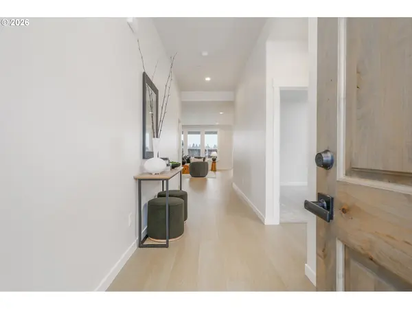 2329 E WOLFPACK ST, La Center, WA 98629