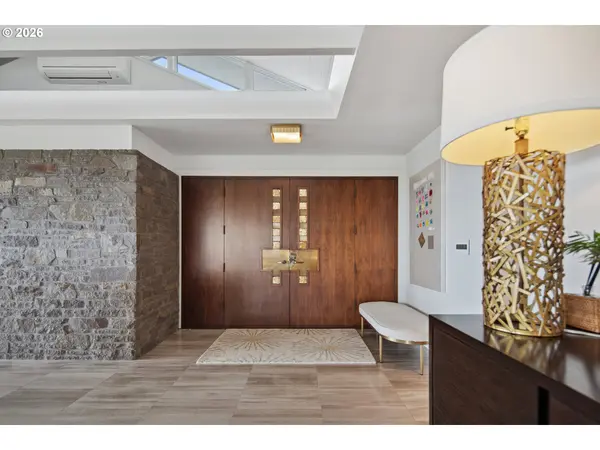 777 CHERRY CIR, Lake Oswego, OR 97034