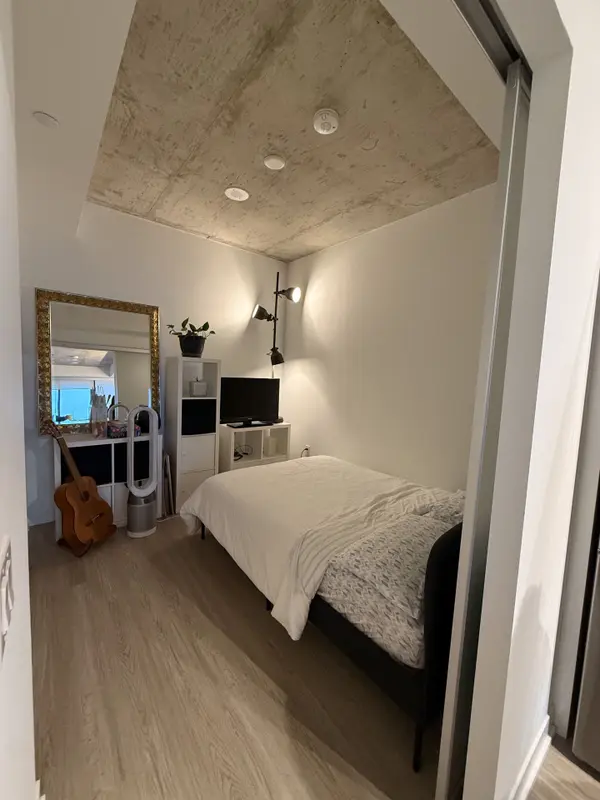 195 McCaul ST #901, Toronto C01, ON M5T 1W6