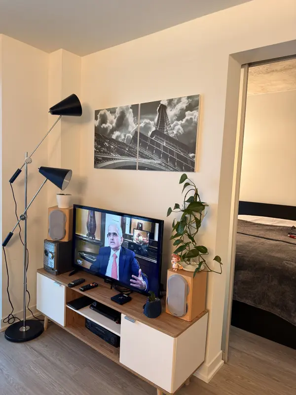 195 McCaul ST #901, Toronto C01, ON M5T 1W6