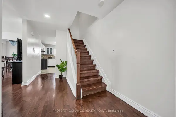 12 Waverly ST S, Oshawa, ON L1J 5T7