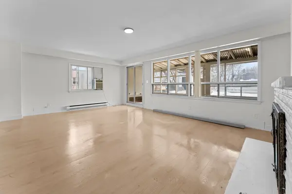 1558 Queen ST E #Unit #1, Toronto E01, ON M4L 1E8