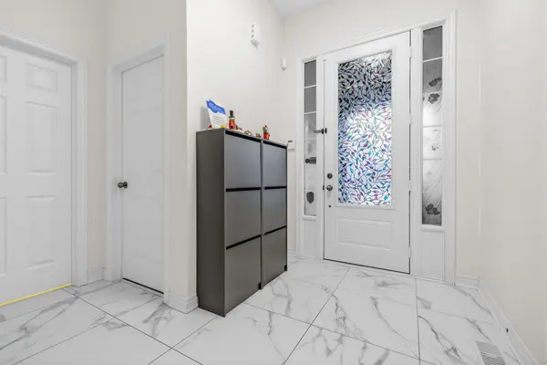 10 Mary Willson CT, East Gwillimbury, ON L9N 0P5