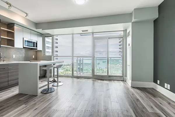 33 Shore Breeze DR #2611, Toronto W06, ON M8V 0G1