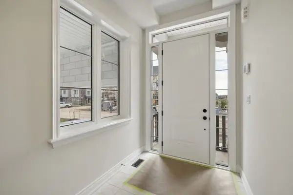 1367 Wheat Boom DR, Oakville, ON L6H 7G1