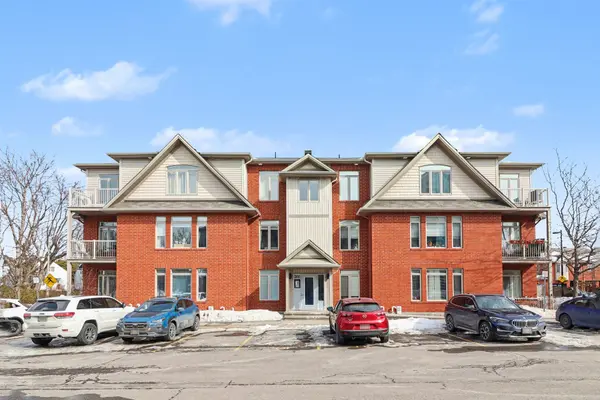 300 Meilleur Private #B, Vanier And Kingsview Park, ON K1L 0A2