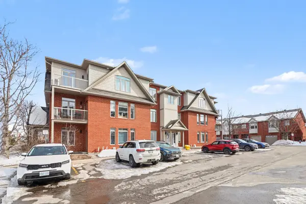 300 Meilleur Private #B, Vanier And Kingsview Park, ON K1L 0A2