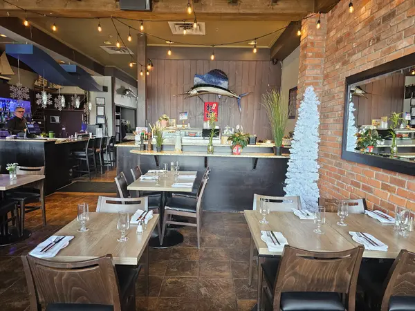 1831 Robertson RD, Bells Corners And South To Fallowfield, ON K2H 8X3