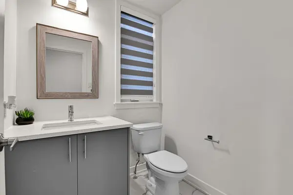 912 Duxbury LN, Blossom Park - Airport And Area, ON K4M 0M2