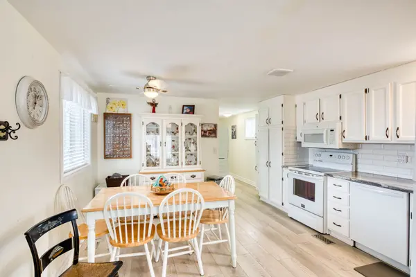 204 Hillview RD, Drummond/north Elmsley, ON K7H 3C8