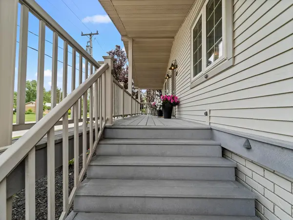 49 Gill RD, Lambton Shores, ON N0M 1T0