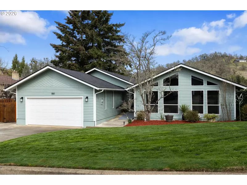 1881 NW EXCELLO DR, Roseburg, OR 97471