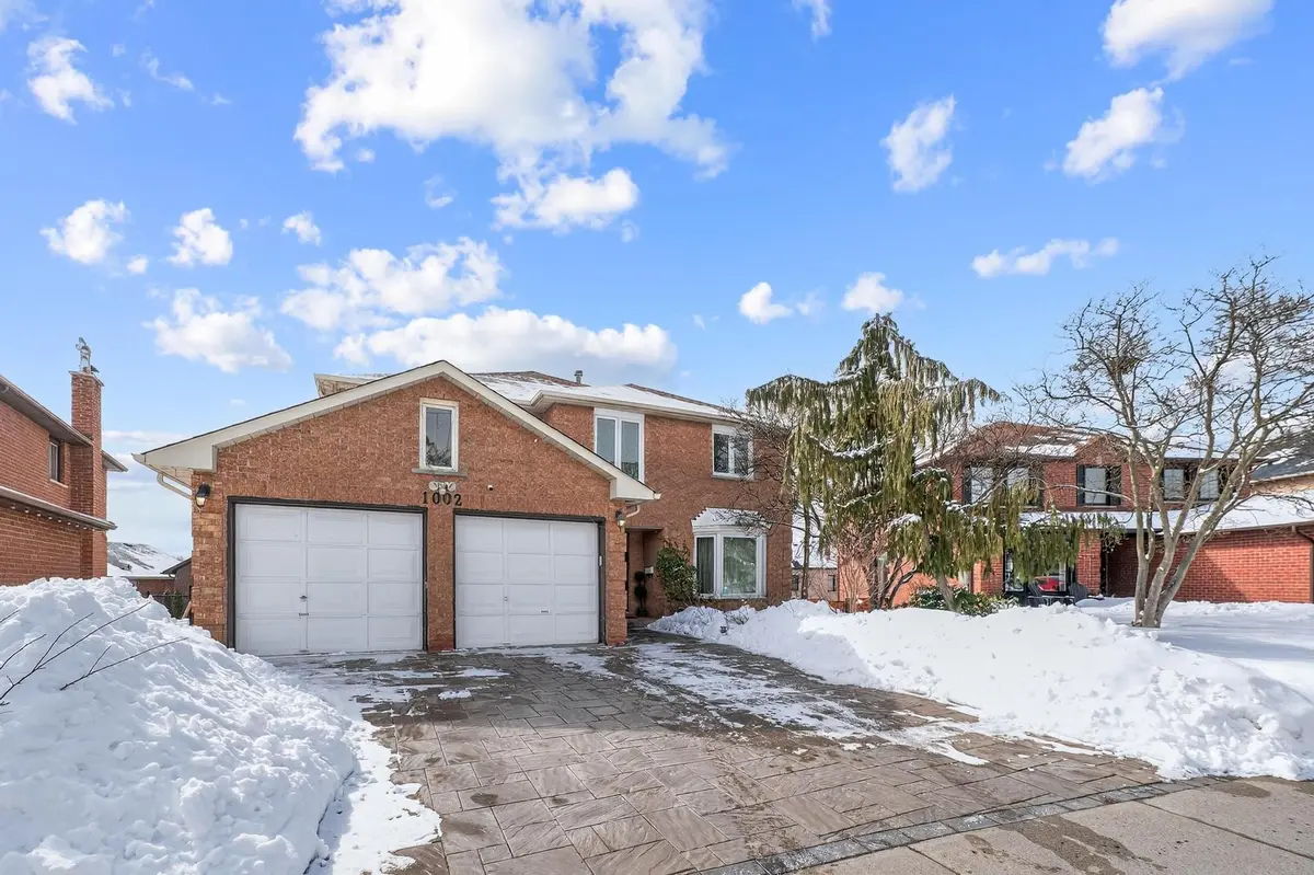 1002 Rambleberry AVE, Pickering, ON L1V 5Y3