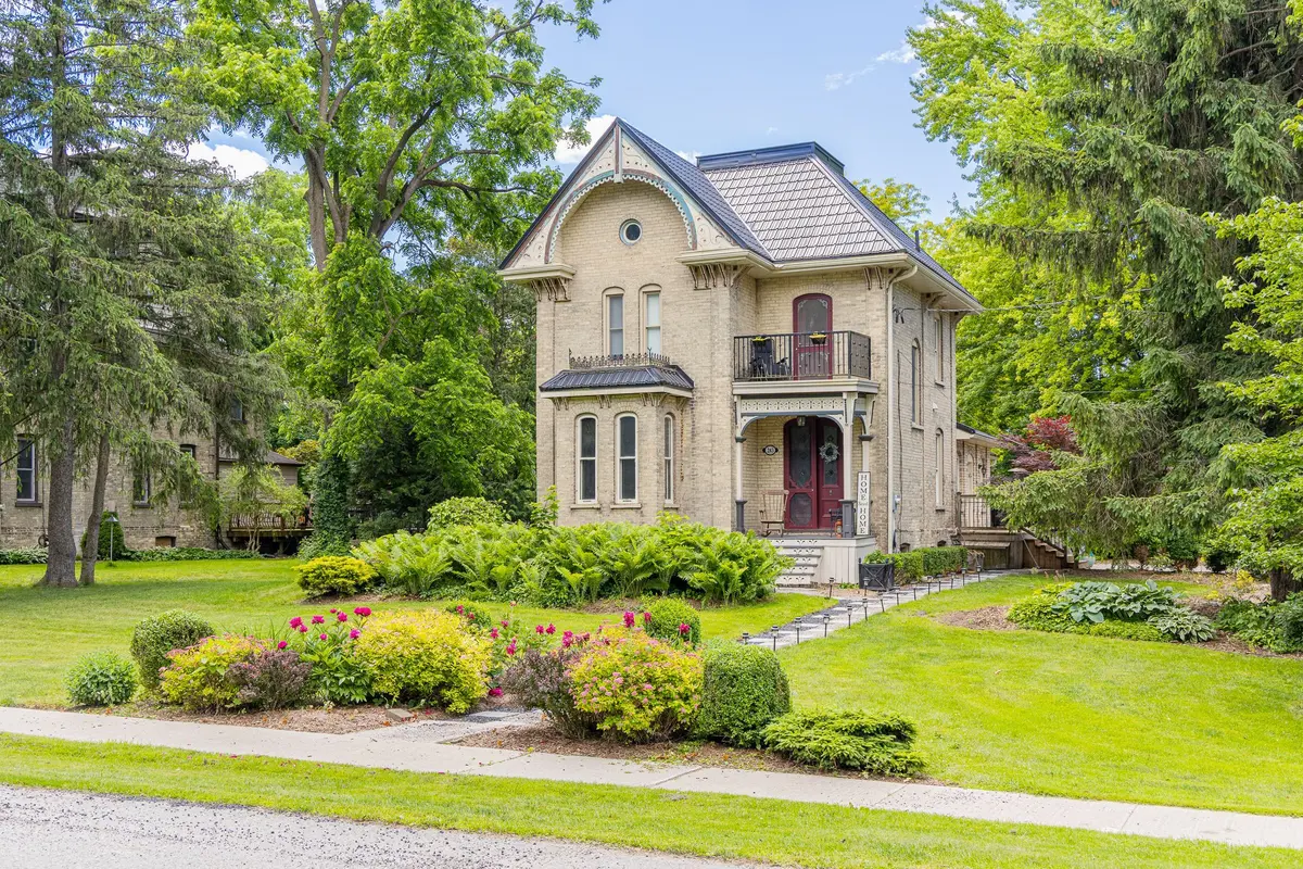 283 Hastings ST, North Middlesex, ON N0M 2K0