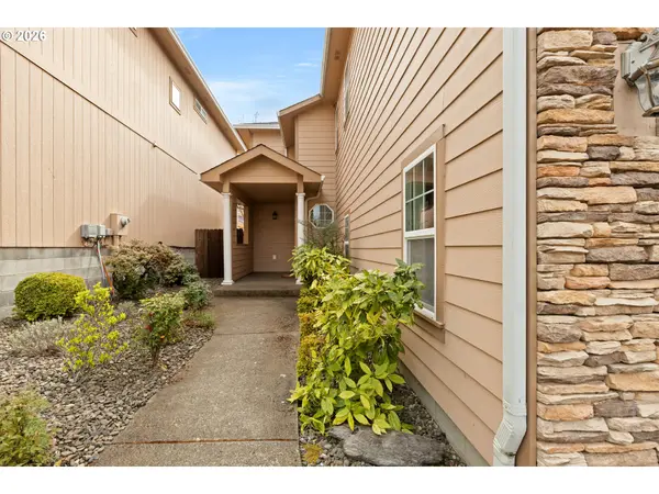 1463 FOUR SEASONS DR, Roseburg, OR 97470