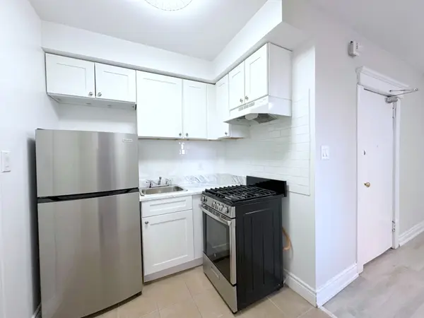 7 Glen RD #2, Toronto C08, ON M4X 1M4