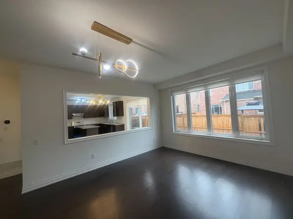 95 Walter English DR, East Gwillimbury, ON L9N 0R8