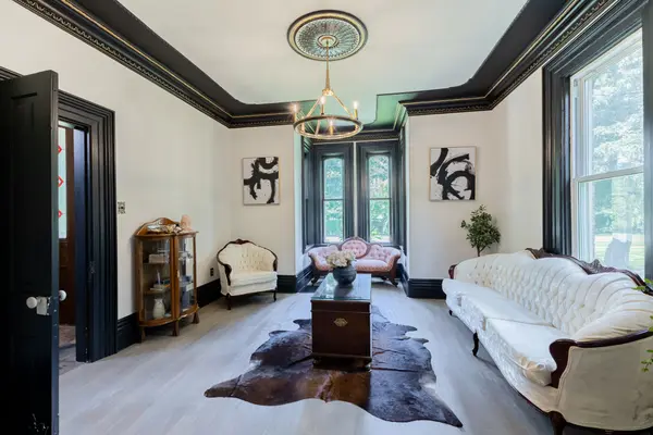 283 Hastings ST, North Middlesex, ON N0M 2K0