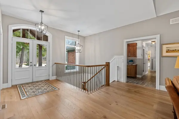 10007 Jenna RD, Lambton Shores, ON N0M 1T0