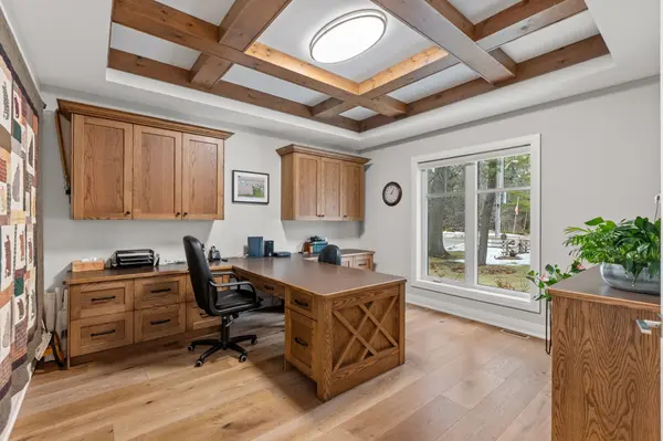 10007 Jenna RD, Lambton Shores, ON N0M 1T0