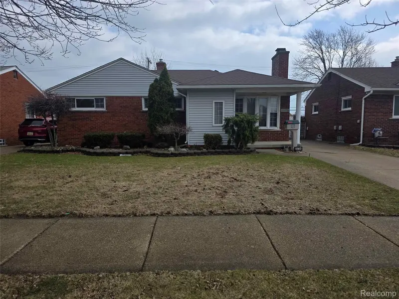 25784 Collingwood ST, Roseville, MI 48066