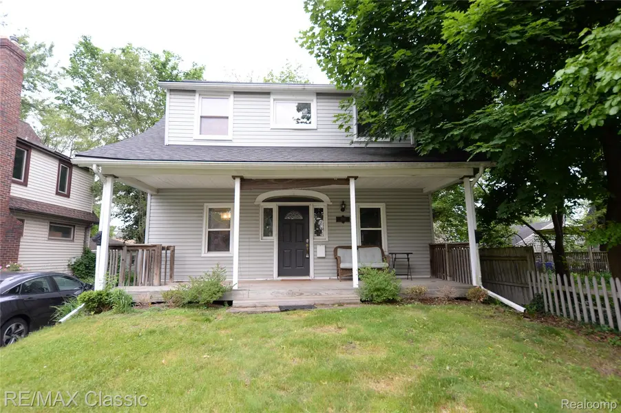 1924 Pinecrest DR, Ferndale, MI 48220